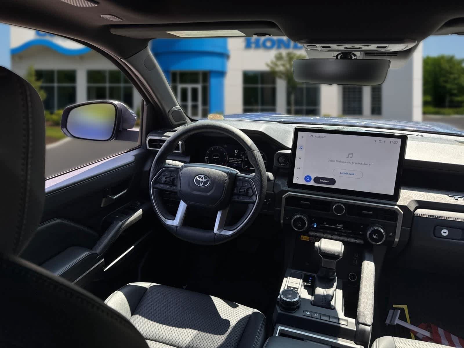 Used 2025 Toyota Tacoma Limited AWD/4WD image 31