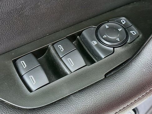 Used 2021 Chevrolet Blazer LT FWD image 18