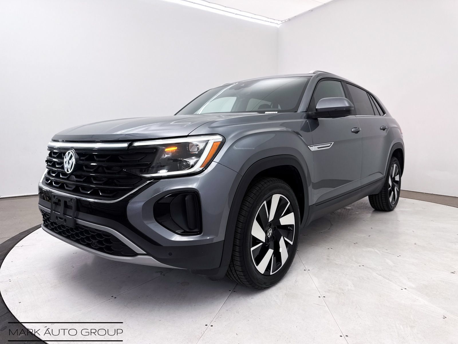 Used 2024 Volkswagen Atlas Cross Sport SE AWD/4WD image 11