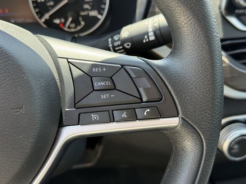 Used 2024 Nissan Altima 2.5 SV image 17