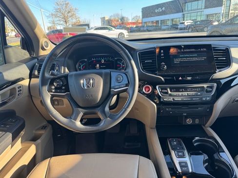 Used 2019 Honda Pilot Touring image 14