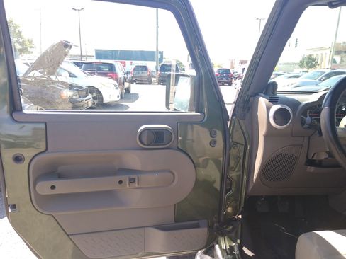Used 2008 Jeep Wrangler Unlimited Sahara image 11