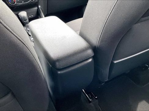 Used 2025 Chevrolet TrailBlazer LT AWD/4WD image 10