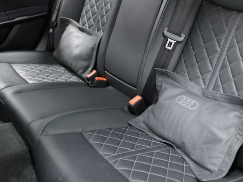 Used 2023 Audi S8 w/ S8 Comfort Plus Package AWD/4WD image 51