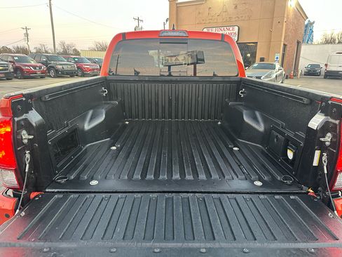 Used 2018 Toyota Tacoma SR image 25