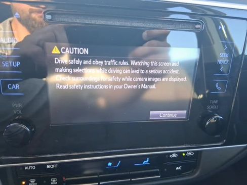 Used 2019 Toyota Corolla LE FWD image 19