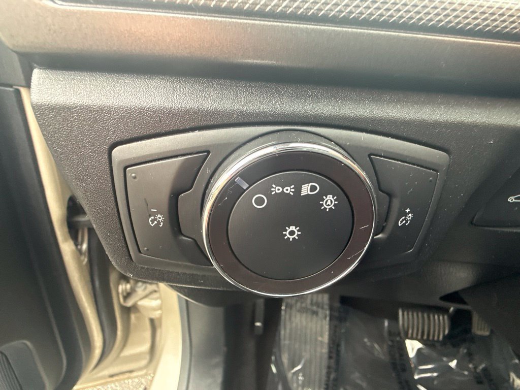 Used 2019 Ford Fusion SE FWD image 19