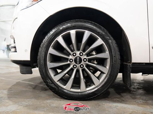 Used 2018 Lincoln Navigator Select w/ Technology Package image 9