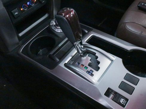 Used 2022 Toyota 4Runner Limited AWD/4WD image 16