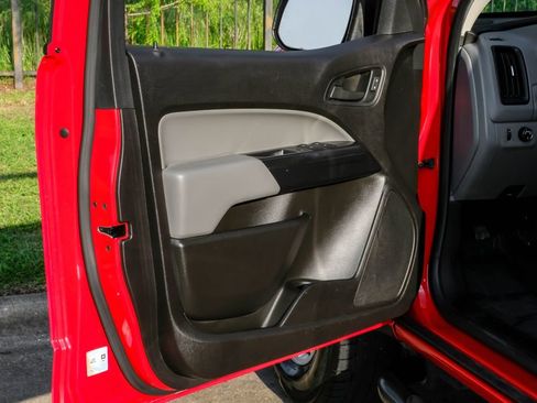 Used 2018 GMC Canyon 2WD Crew Cab w/ Convenience Package image 40