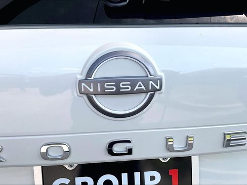 Certified 2023 Nissan Rogue SV FWD image 30