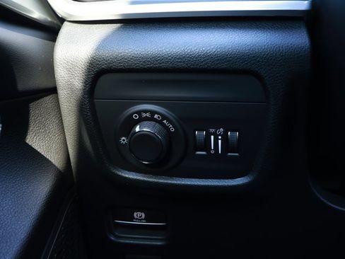 New 2025 Jeep Grand Cherokee Laredo X image 15