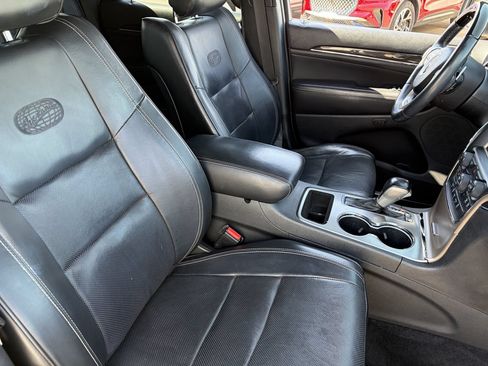 Used 2017 Jeep Grand Cherokee Overland RWD image 11