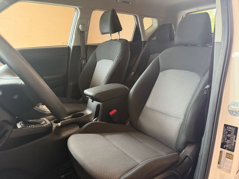 Used 2025 Kia Soul LX w/ LX Technology Package image 22