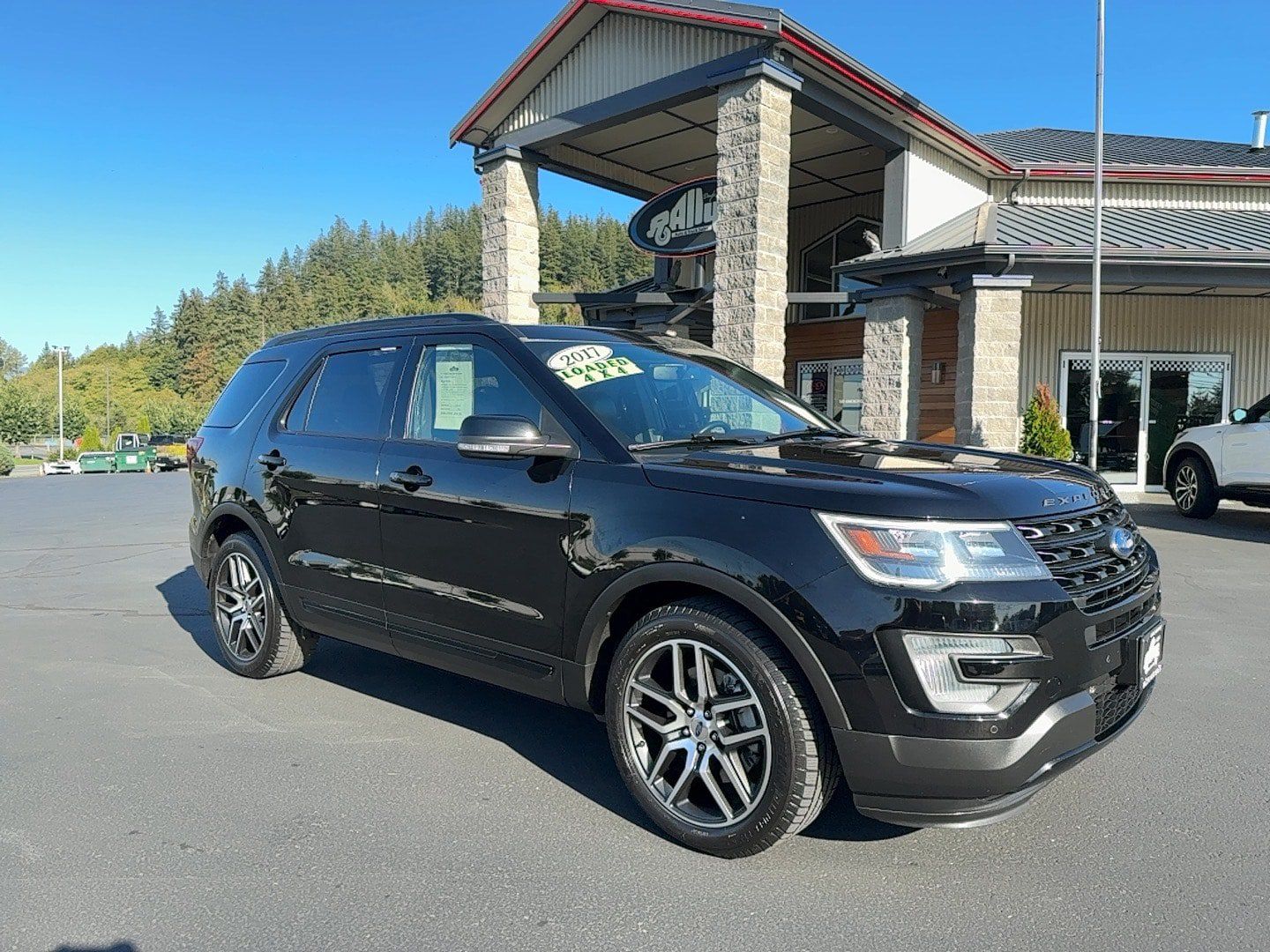 Used 2017 Ford Explorer Sport w/ Equipment Group 401A AWD/4WD image 3