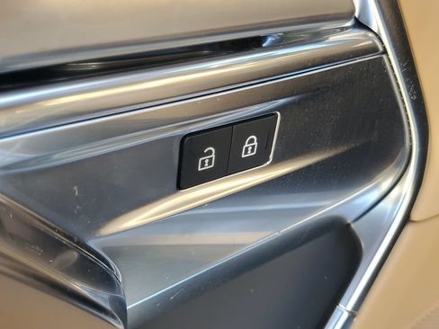 Used 2023 Land Rover Range Rover SE AWD/4WD image 12