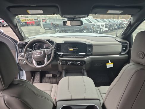 Used 2026 GMC Sierra 2500 SLT w/ SLT Premium Package image 12