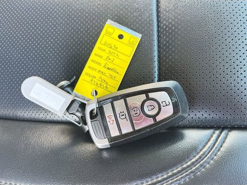 Used 2022 Ford Expedition Max XLT image 35