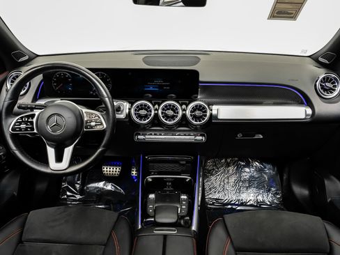 Used 2023 Mercedes-Benz GLB 250 4MATIC image 19