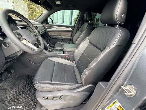 Used 2022 Volkswagen Atlas Cross Sport SE image 5