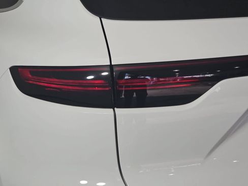 Used 2020 Porsche Cayenne AWD/4WD image 31