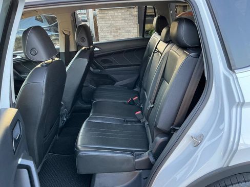 Used 2022 Volkswagen Tiguan SE w/ Panoramic Sunroof Package FWD image 14