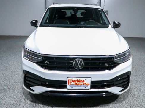 Used 2023 Volkswagen Tiguan SE R-Line AWD/4WD image 4