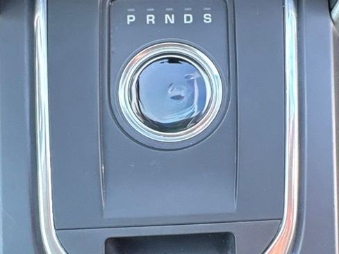 Used 2019 Land Rover Discovery Sport SE image 17
