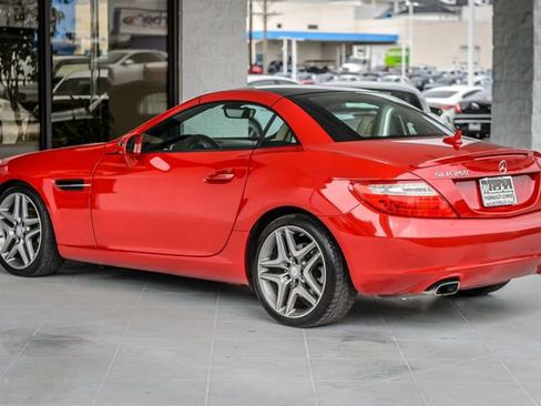 Used 2015 Mercedes-Benz SLK 250 image 10