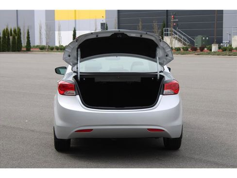 Used 2013 Hyundai Elantra GLS w/ Preferred Pkg image 30