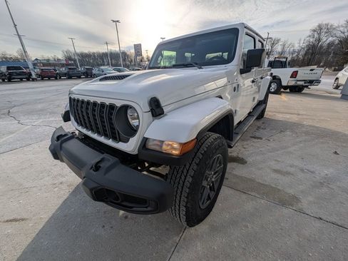 New 2026 Jeep Gladiator Sport image 8