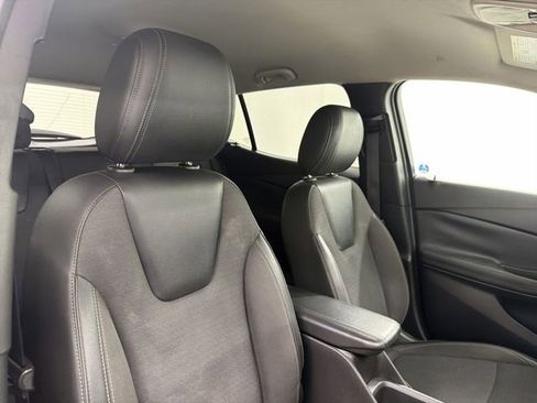Used 2021 Buick Encore GX Preferred w/ Cold Weather Comfort Package FWD image 18