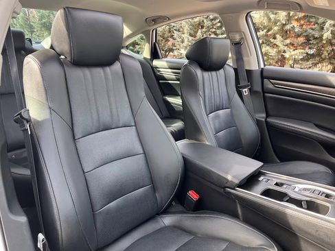 Used 2022 Honda Accord Touring image 42