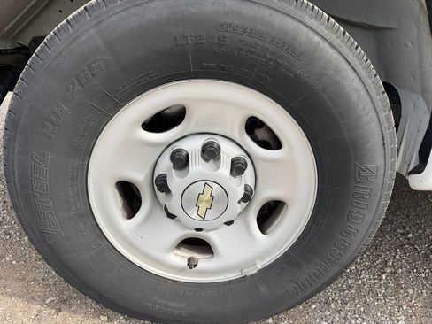 Used 2023 Chevrolet Express 3500 LS RWD image 19
