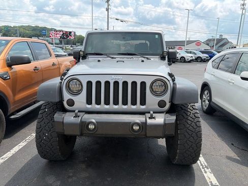 Used 2013 Jeep Wrangler Rubicon w/ PWR Convenience Group AWD/4WD image 4
