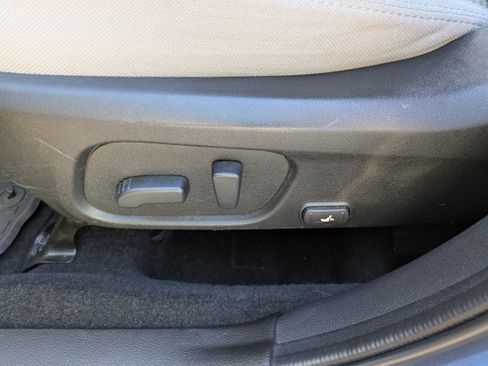 Used 2018 Subaru Forester 2.5i Premium w/ All-Weather Package image 25