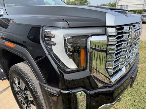 Used 2025 GMC Sierra 2500 Denali w/ Denali Reserve Package AWD/4WD image 31