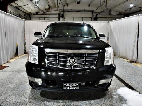 Used 2011 Cadillac Escalade ESV Luxury image 26
