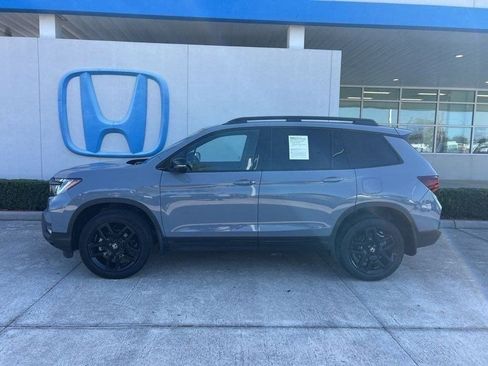 Used 2025 Honda Passport Black Edition image 5