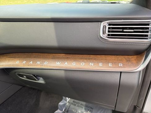 Used 2023 Jeep Grand Wagoneer Series II AWD/4WD image 33