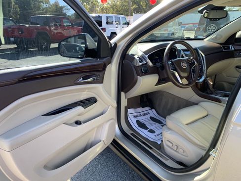 Used 2014 Cadillac SRX Luxury w/ Driver Awareness Package image 7