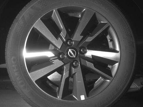 Used 2025 Nissan Versa SV image 15