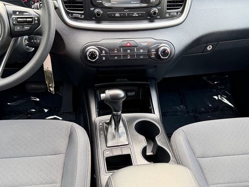 Used 2017 Kia Sorento FWD image 13