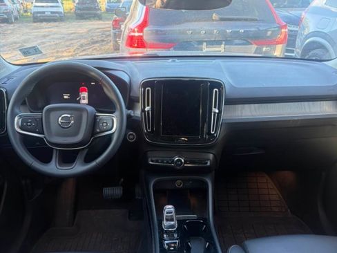 Used 2023 Volvo XC40 B5 Plus w/ Driver Assist Package image 6