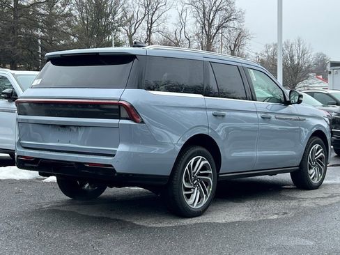 New 2026 Lincoln Navigator Reserve image 4