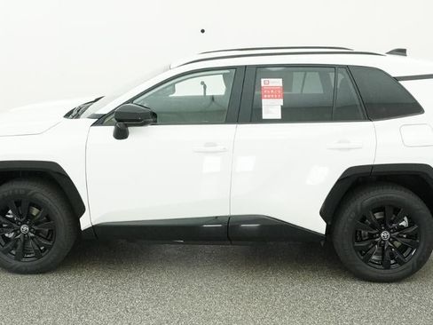 New 2026 Toyota RAV4 SE image 3