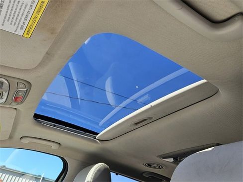 Used 2023 Kia Telluride EX w/ EX Captain's Chair Package image 17