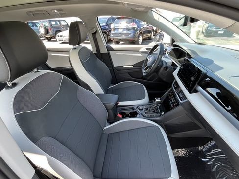 New 2026 Volkswagen Taos SE AWD/4WD image 5