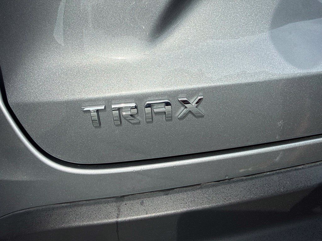 Used 2026 Chevrolet Trax LT FWD image 12