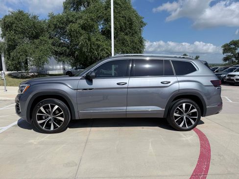 Used 2024 Volkswagen Atlas SEL Premium R-Line AWD/4WD image 3
